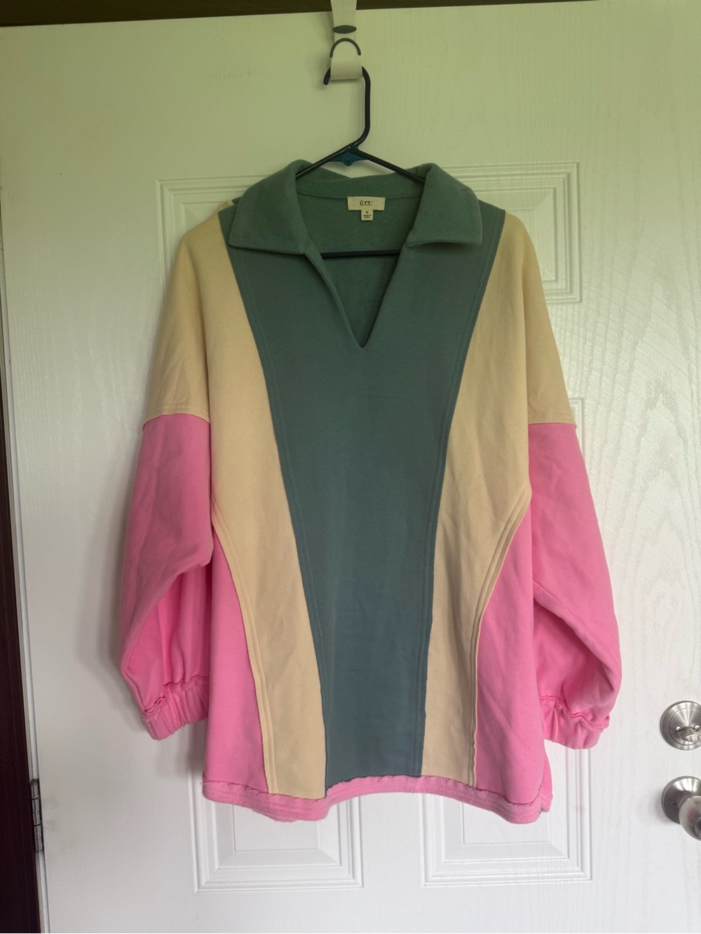 Ott long collared sweatshirt green pink color block